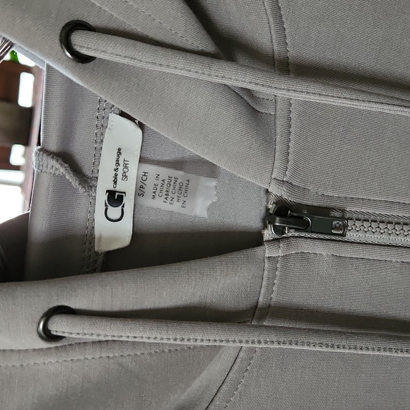 Cable & Gauge Performance Quarter Zip Hooded Pullover - Picture 3 of 3